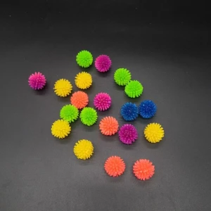 Mini boule hérissée pour jouet capsule